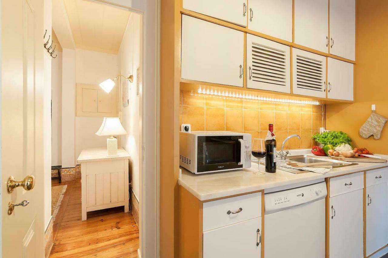 2 Bedroom Apartment With Patio Next To Avenida Da Liberdade Лісабон Екстер'єр фото