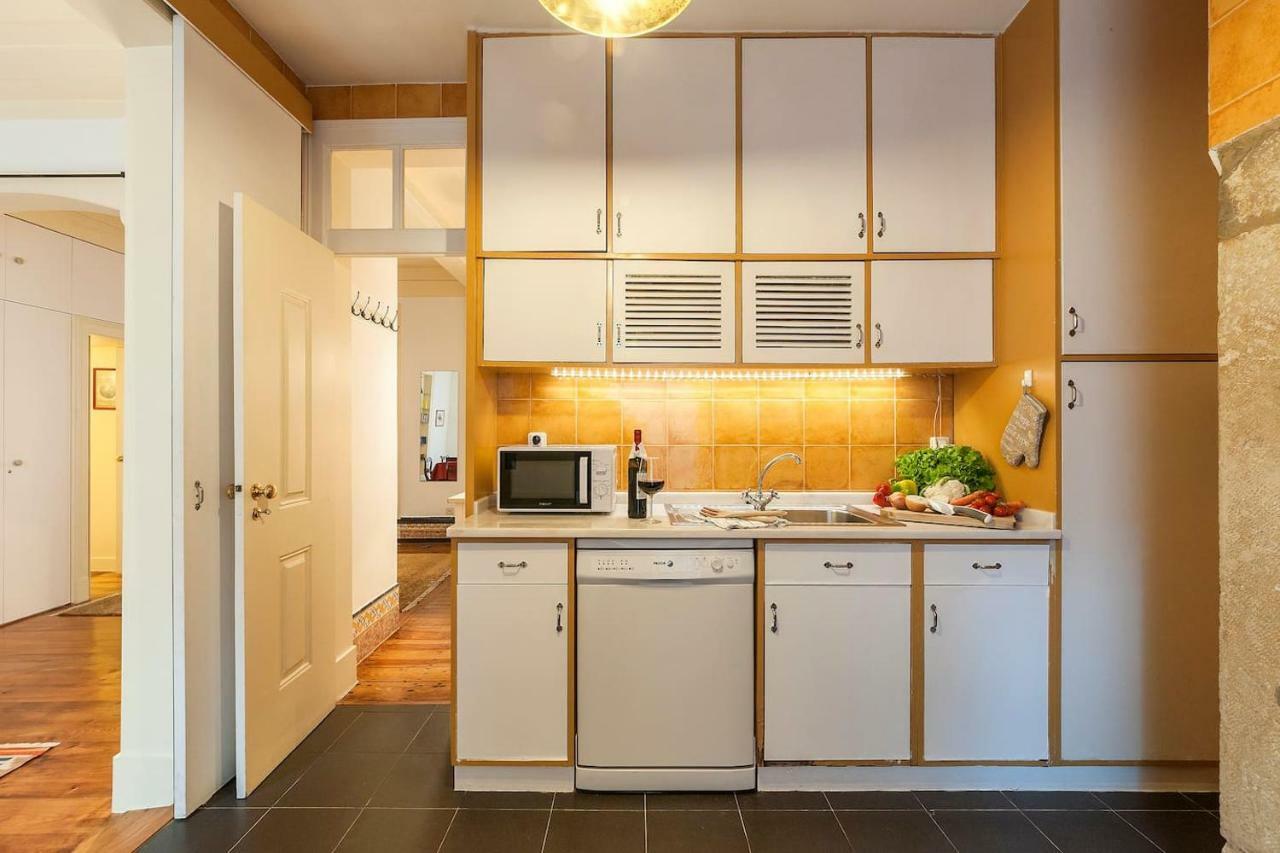 2 Bedroom Apartment With Patio Next To Avenida Da Liberdade Лісабон Екстер'єр фото