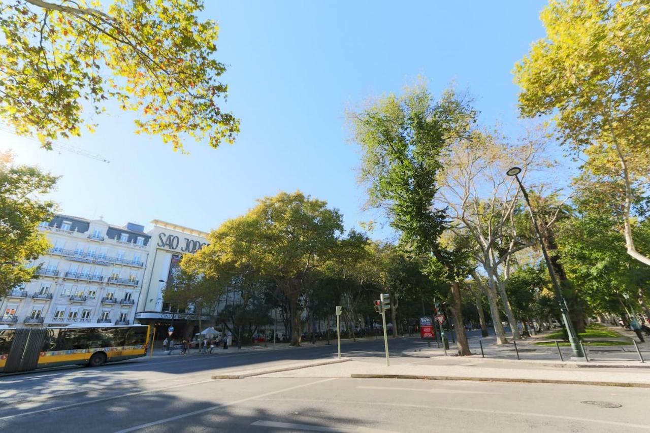 2 Bedroom Apartment With Patio Next To Avenida Da Liberdade Лісабон Екстер'єр фото